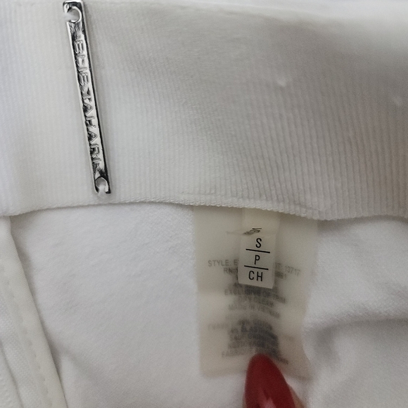 Elie Tahari Jessalyn Cream Slim Ankle Pant - Picture 5 of 6